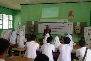 "Goes to school", PLN ajak ratusan siswa di Sijunjung peduli keselamatan ketenagalistrikan