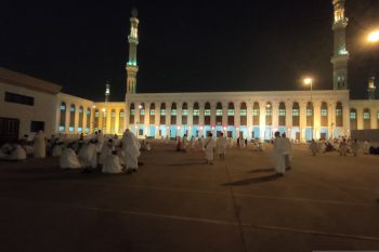 Bus-bus berderet, jamaah haji bergerak ke Arafah