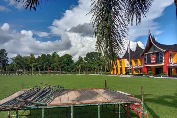 Pemkab Agam pusatkan Shalat Id di lapangan, khatib dai nasional