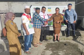 Plh Gubernur Papua salurkan 17 ekor sapi kurban tiga daerah