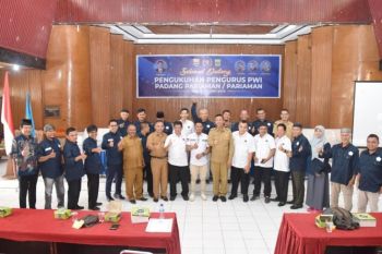 Wako Pariaman harapkan wartawan beri aura positif dan bangkitkan partisipatif masyarakat
