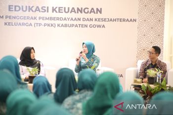 OJK Sulampua memberikan literasi pentingnya kelola uang dengan baik
