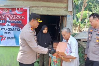 Kapolres Pasaman AKBP Yudho Huntoro S.IK gelar bansos pada keluarga kurang mampu