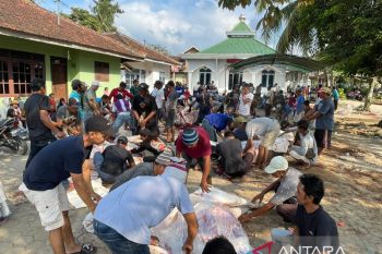 Masjid Baitul Mutaqin bagikan 600 kupon daging kurban