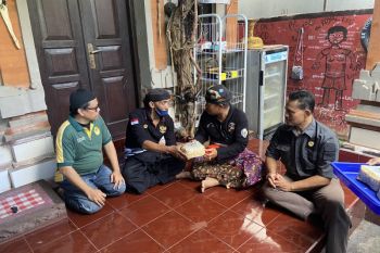 Umat Islam di Bali 'Ngejot' daging kurban ke penganut agama lain