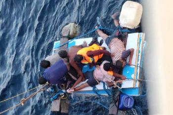 Kapal berbendera Singapura selamatkan enam ABK KM Farida Indah di Kaimana