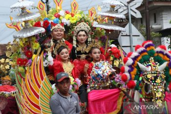 Tradisi pengantin suku Osing