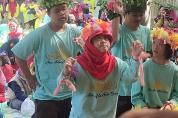 Pemkot Bandarlampung berikan bantuan pada anak berkebutuhan khusus