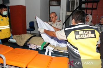 Seorang haji wafat dalam penerbangan menuju Jakarta