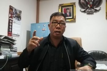 DPRD Semarang : Wisuda sekolah berlebihan