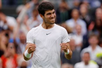 Alcaraz beri peringatkan Djokovic dengan mengalahkan petenis veteran