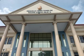 Jaksa tuntut tiga bulan penjara terhadap terdakwa yang menjual mobil kredit