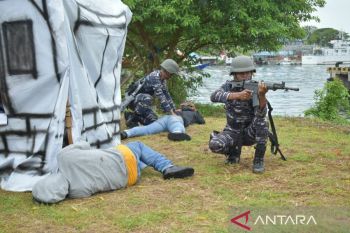 TNI AL Kendari gelar simulasi tangani huru-hara dan ancaman teroris