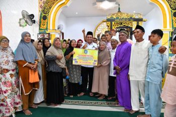 Pemprov Kepri salurkan bantuan korban puting beliung Pulau Kasu Rp1,4 miliar