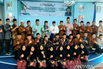Bupati Agam lepas Kafilah MTI Canduang ikuti MQK Nasional di Jawa Timur