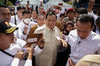 Prabowo masih ungguli Ganjar dan Anies menurut survei IPN