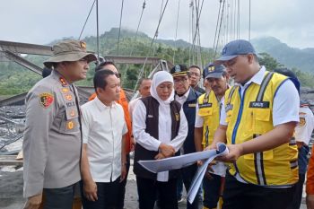 Jembatan rusak akibat lahar dingin Semeru prioritas diperbaiki