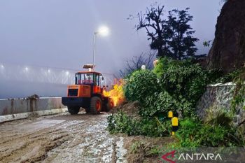 Pemerintah siapkan pengganti sementara Jembatan Kali Glidik II yang ambruk diterjang banjir Gunung Semeru