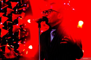 Sesi penuh nostalgia romantika warnai konser perayaan 3 dekade Ari Lasso