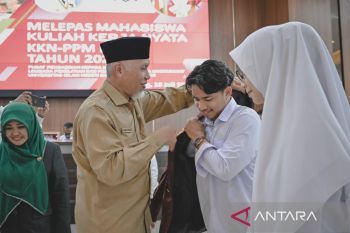 Gubernur Mahyeldi minta mahasiswa KKN bantu turunkan angka stunting
