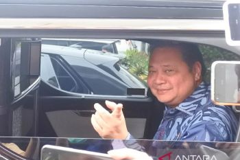 Ketum Airlangga Hartartonyatakan tidak ada rencana Munaslub Golkar