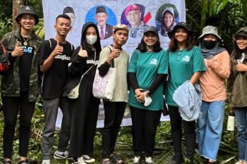 Komunitas MCC bagikan 2.000 anakan pohon