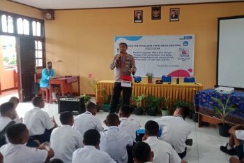 Polres Jayapura memberi edukasi hukum pelajar di Sentani