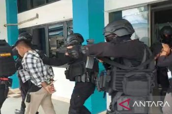 Brimob Polda Sulawesi Tenggara gelar latihan penanganan teror bersama PLN Kendari