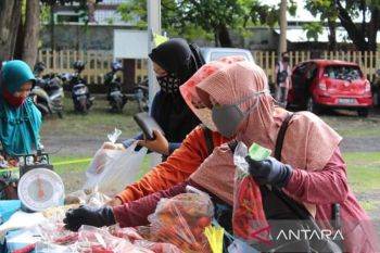 Pemprov NTB menggelar gerakan pangan murah untuk tekan inflasi