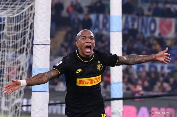 Ipswich Town resmi mendatangkan pemain senior Ashley Young