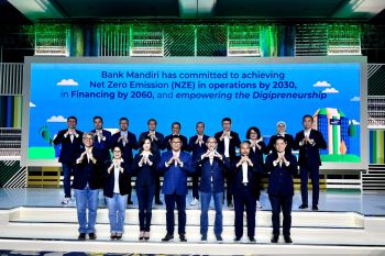 Getol garap ESG, Bank Mandiri luncurkan digital carbon tracking dan kartu plastik daur ulang untuk NZE 2060