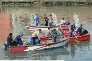 Polda Sulut dan Polres kerja bakti serentak bersihkan sampah