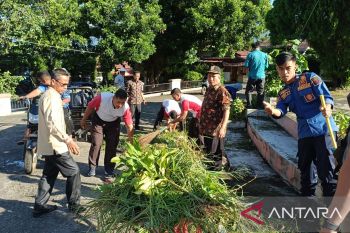 Polres Agam adakan kegiatan peduli lingkungan di enam lokasi