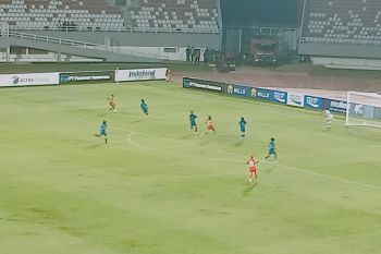 Babak pertama, Timnas putri U-19 sementara tertinggal dari Thailand 1-3