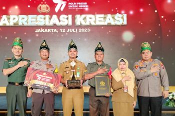 Juara II lomba tiga pilar, Kelurahan Syamsudin Noor raih penghargaan Mabes Polri