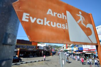 BNPB trains villages for tsunami evacuation readiness