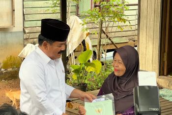 Masyarakat Kalsel terima 15 sertifikat tanah dari Menteri ATR/BPN