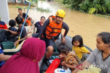 Seribuan rumah di Padang terendam banjir