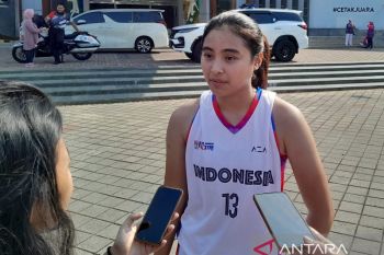 Olive Harvey Collage Chicago beri beasiswa pebasket DBL Vanissa