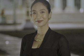 Karakter dukun membuat artis Happy Salma mau balik ke dunia