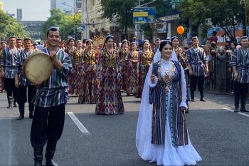 Delegasi luar negeri turut meriahkan Surabaya Cross Culture"