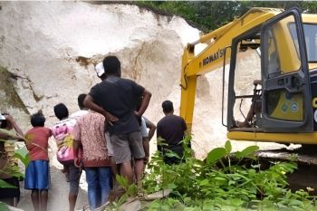 Empat orang meninggal karena tanah longsor di Banggai Laut Sulteng