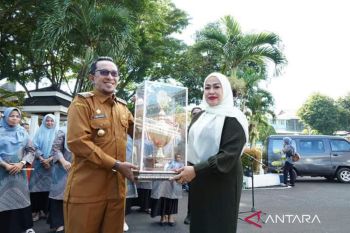 Lepas kontingen jambore PKK, Bupati harapkan Tanah Datar kembali raih juara umum