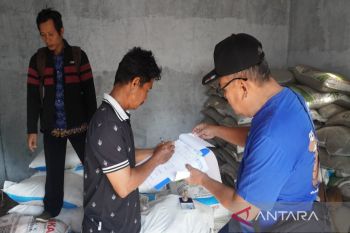 Pemkab Batang salurkan bantuan pupuk organik