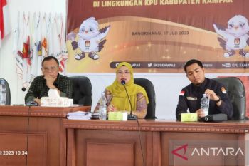 Hadir di bimtek KPU Kampar,  Alfitra Salam : Jangan main-main dengan suara pemilu