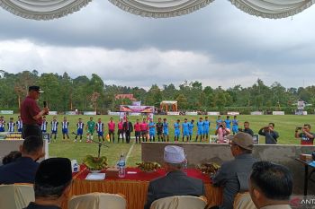 Gubernur Mahyeldi : Sumbar serius kembangkan sepakbola