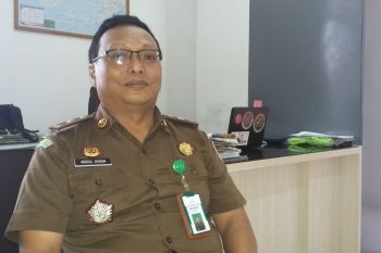 Kejaksaan Larantuka tahan dua tersangka korupsi internet desa