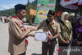 Peduli stunting, Kejari Pasaman Barat berikan makanan tambahan ke keluarga beresiko stunting