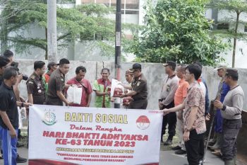 Kejari Bandarlampung gelar baksos kepada masyarakat dan anak yatim