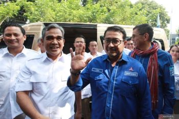 Kemarin, pertemun Partai Demokrat-Gerindra sampai pemilih pindah alamat TPS